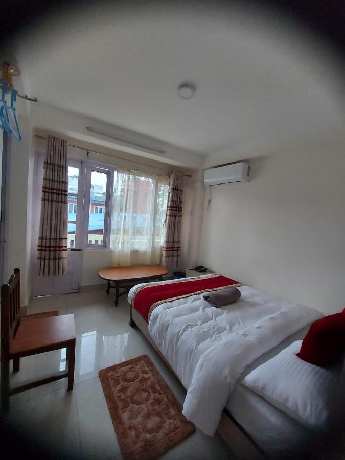 Om Bramha Hotel Kathmandu Bagian luar foto
