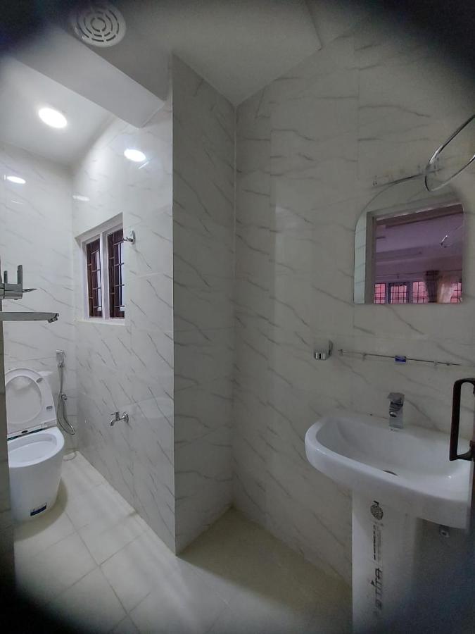 Om Bramha Hotel Kathmandu Bagian luar foto