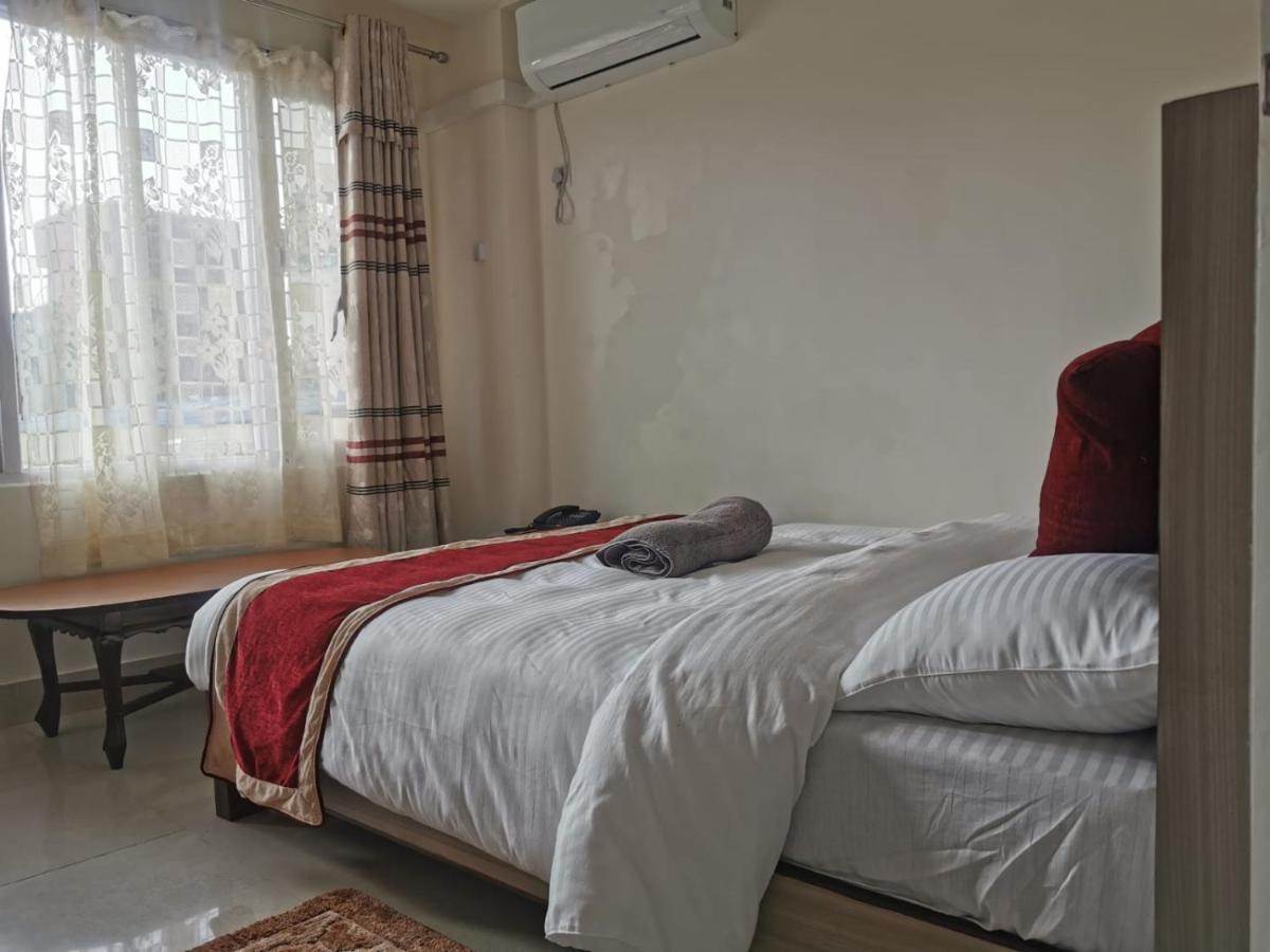 Om Bramha Hotel Kathmandu Bagian luar foto