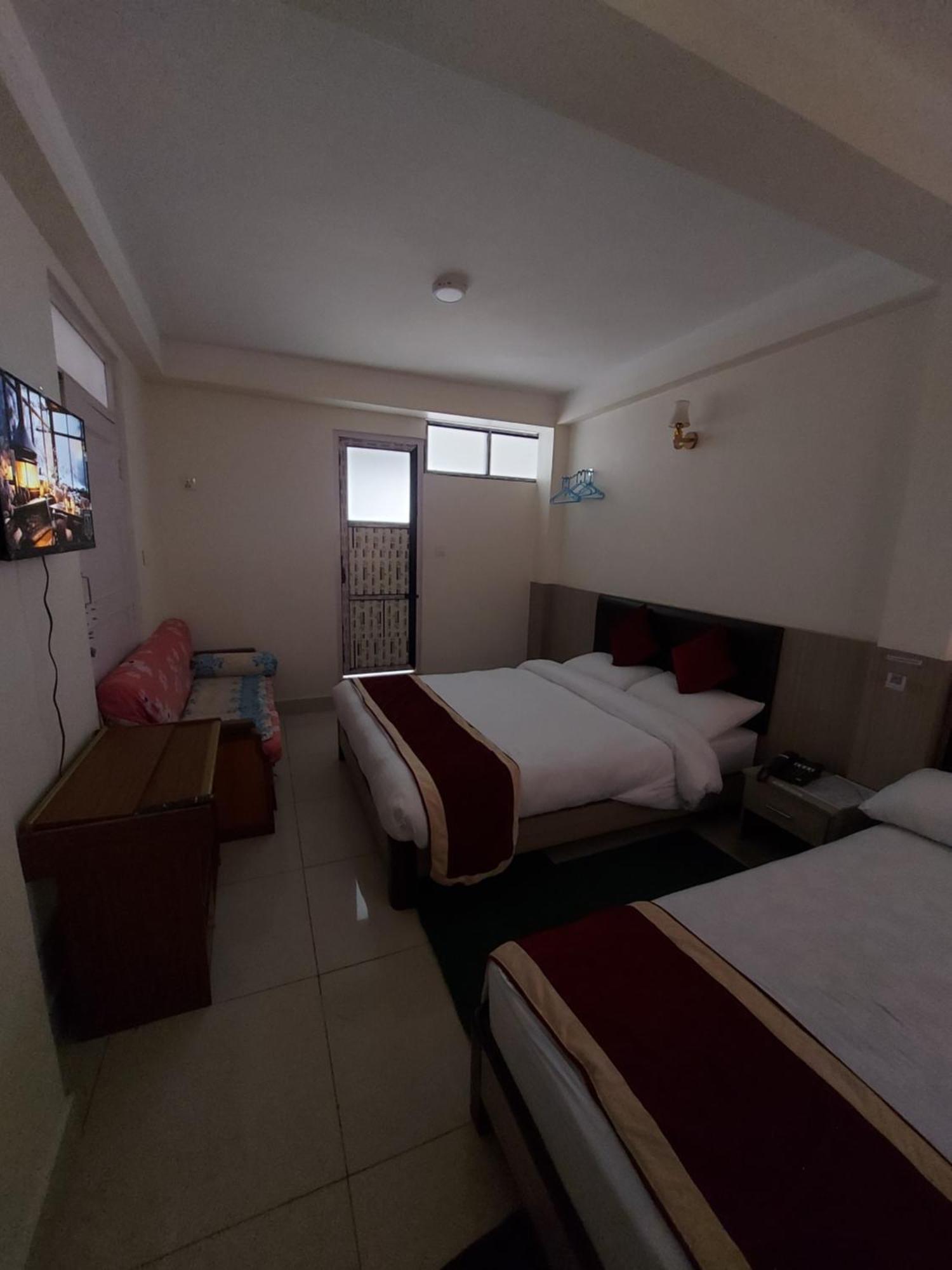 Om Bramha Hotel Kathmandu Bagian luar foto