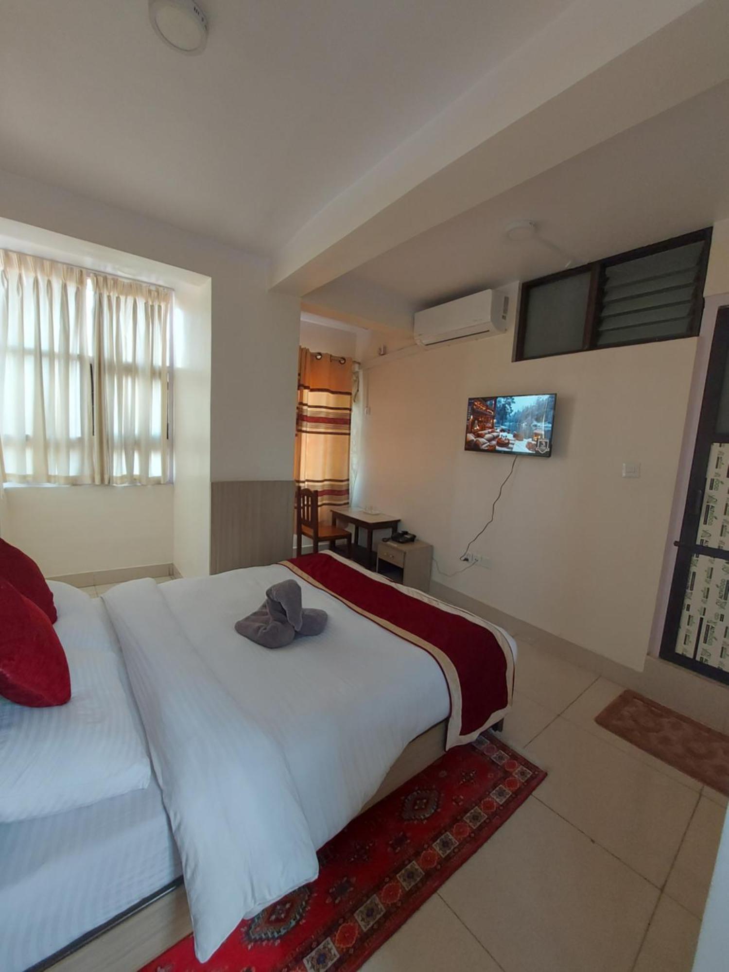 Om Bramha Hotel Kathmandu Bagian luar foto