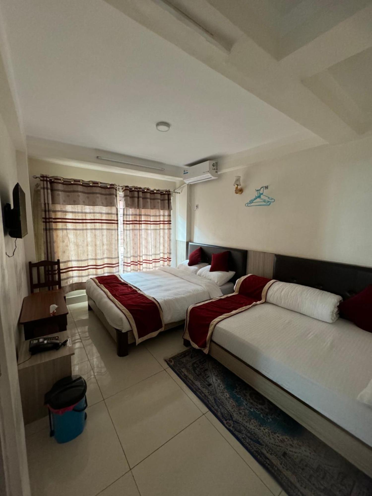 Om Bramha Hotel Kathmandu Bagian luar foto